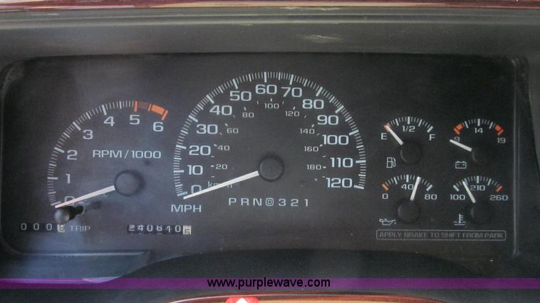 image for item G2093 2000 Cadillac Escalade SUV