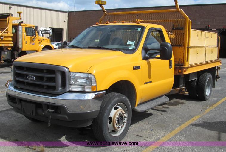 image for item G2131 2002 Ford F550 utility truck
