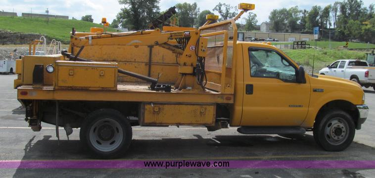 image for item G2131 2002 Ford F550 utility truck