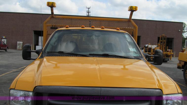 image for item G2131 2002 Ford F550 utility truck