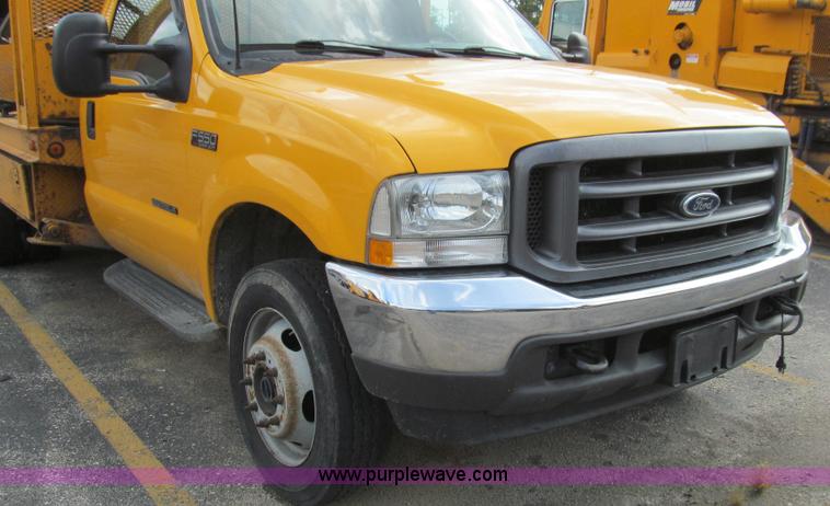 image for item G2131 2002 Ford F550 utility truck