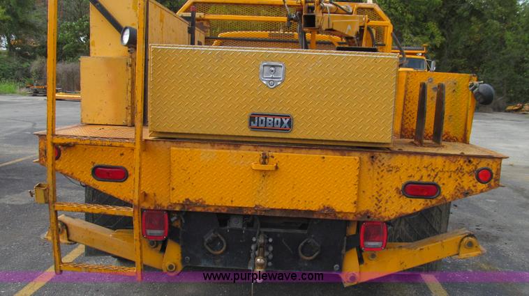 image for item G2131 2002 Ford F550 utility truck