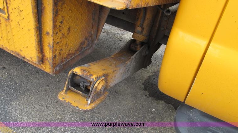 image for item G2131 2002 Ford F550 utility truck