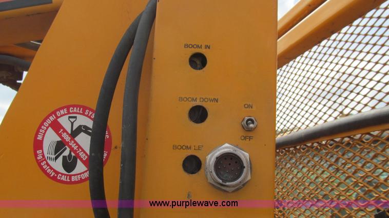 image for item G2131 2002 Ford F550 utility truck