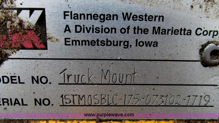 image for item G2131 2002 Ford F550 utility truck