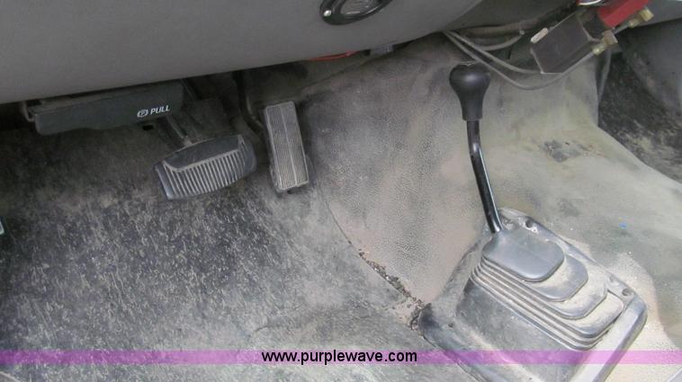 image for item G2131 2002 Ford F550 utility truck