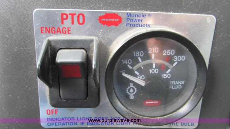 image for item G2131 2002 Ford F550 utility truck