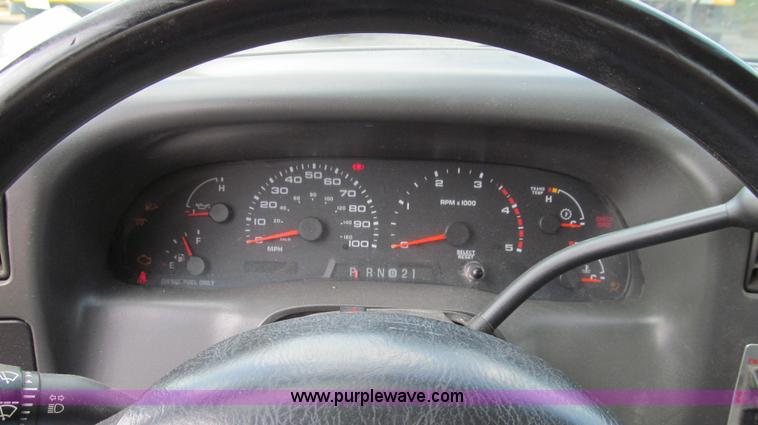 image for item G2131 2002 Ford F550 utility truck