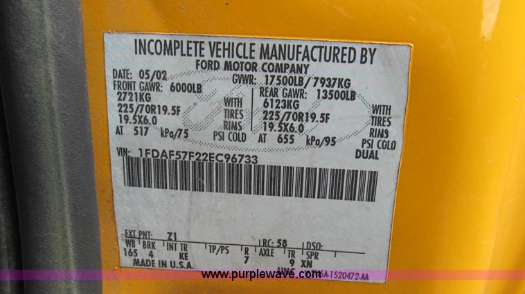 image for item G2131 2002 Ford F550 utility truck