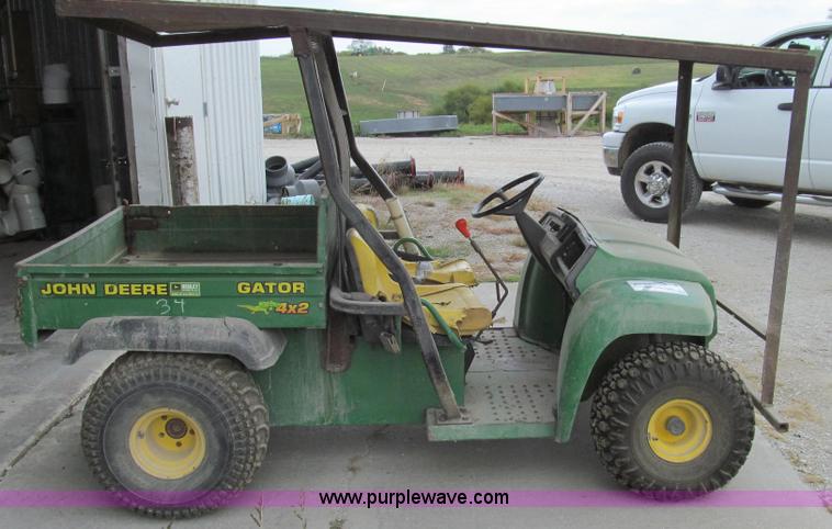 image for item G2155 1999 John Deere Gator utility vehicle