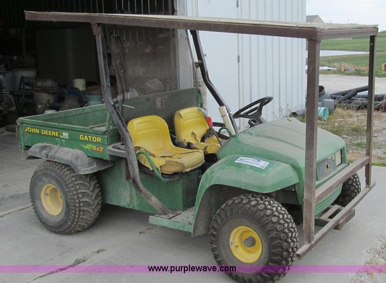 image for item G2155 1999 John Deere Gator utility vehicle