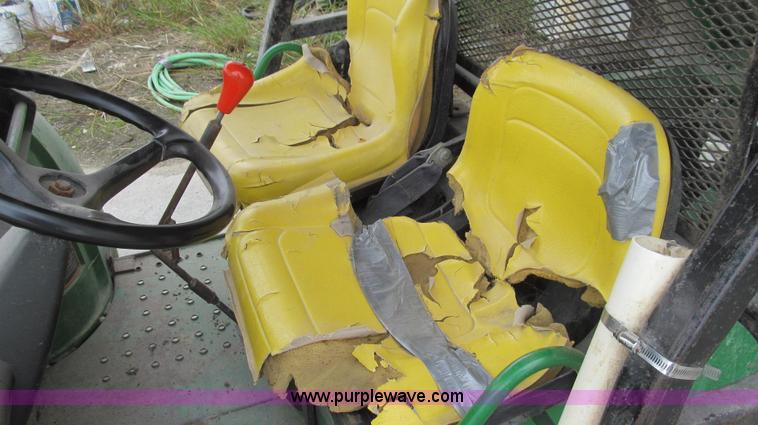 image for item G2155 1999 John Deere Gator utility vehicle