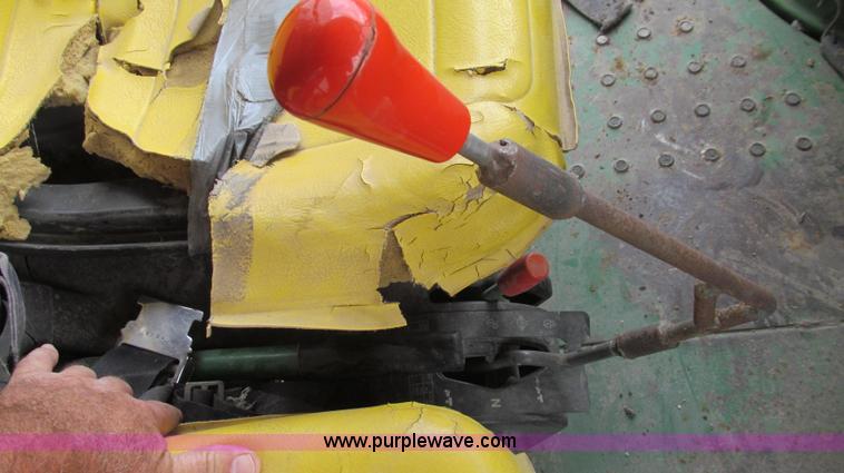 image for item G2155 1999 John Deere Gator utility vehicle