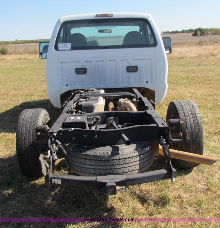 image for item G4301 2008 Ford F250 Super Duty cab and chassis truck