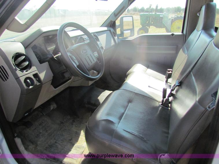 image for item G4301 2008 Ford F250 Super Duty cab and chassis truck