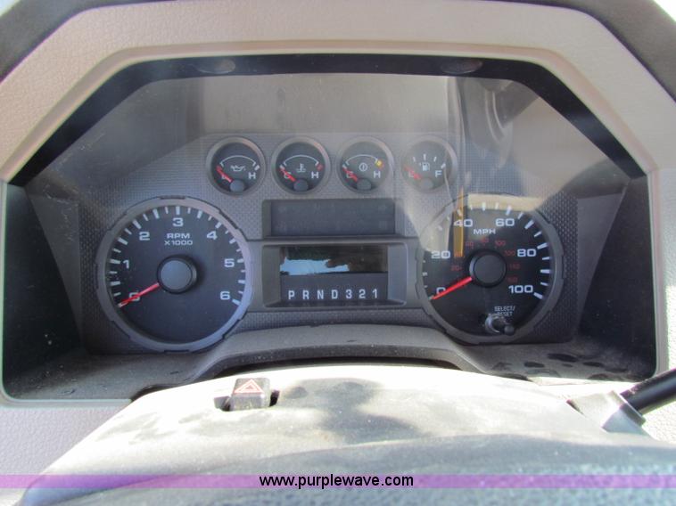 image for item G4301 2008 Ford F250 Super Duty cab and chassis truck