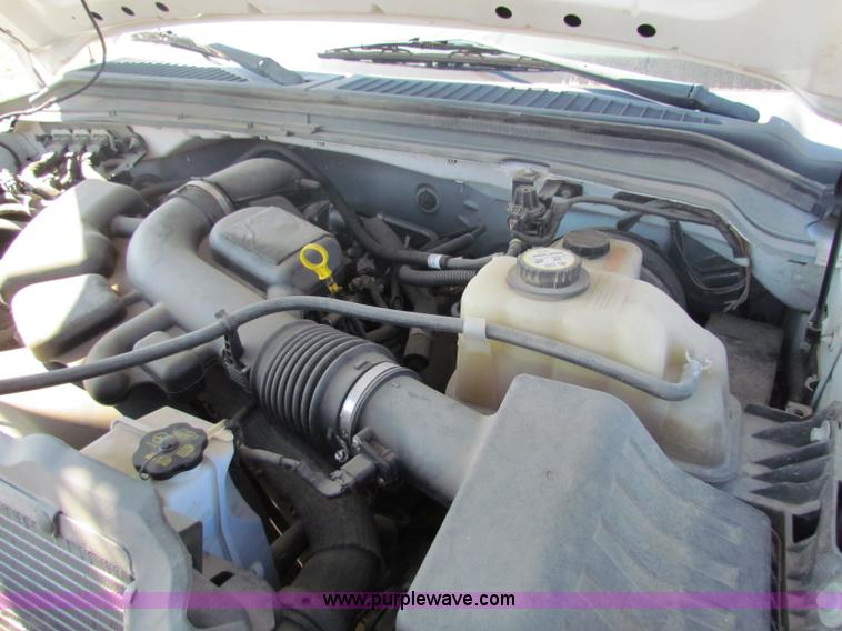 image for item G4301 2008 Ford F250 Super Duty cab and chassis truck