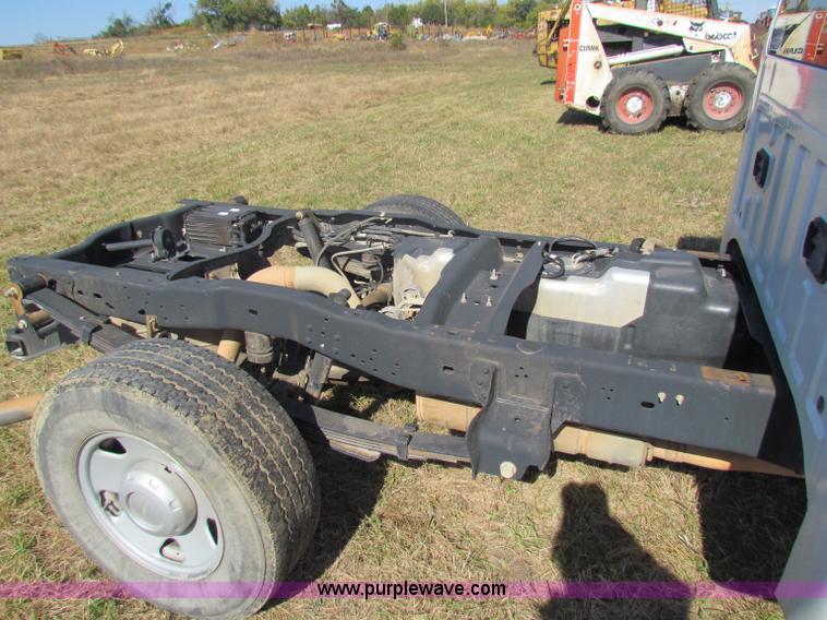 image for item G4301 2008 Ford F250 Super Duty cab and chassis truck