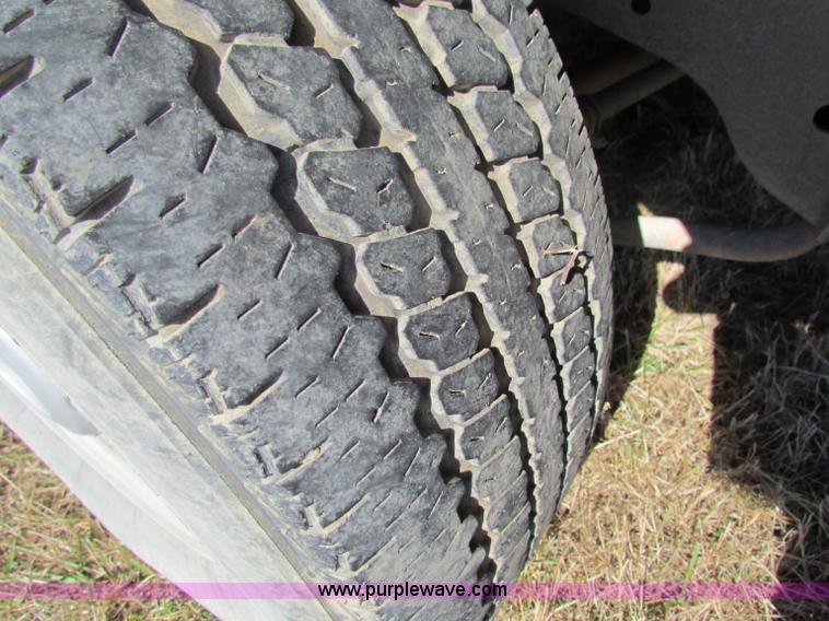 image for item G4301 2008 Ford F250 Super Duty cab and chassis truck