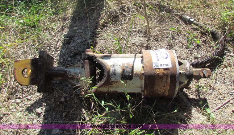 image for item G4307 Mark II Earth Borer hydraulic auger