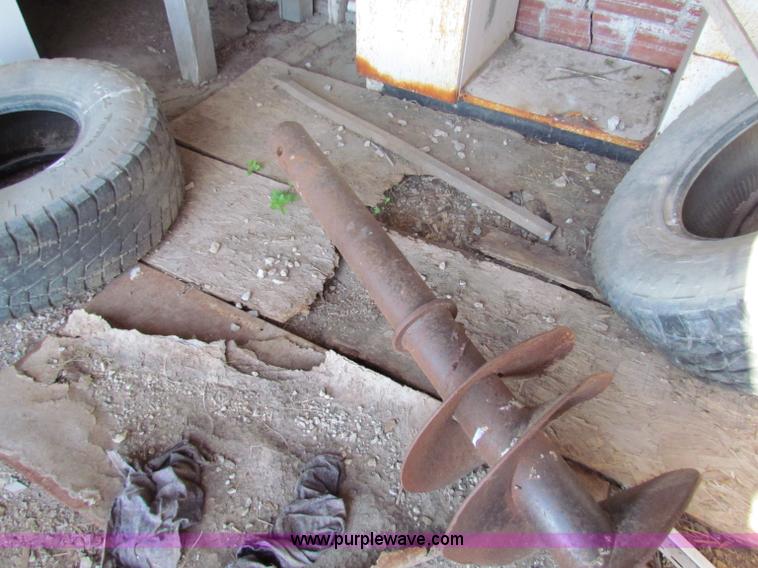 image for item G4307 Mark II Earth Borer hydraulic auger