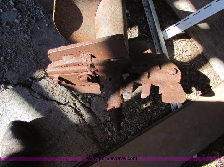 image for item G4307 Mark II Earth Borer hydraulic auger