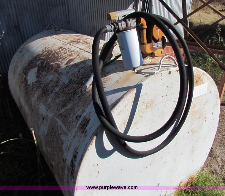 image for item G4310 Approximately 500 gallon fuel tank