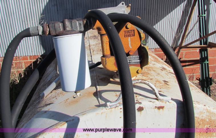 image for item G4310 Approximately 500 gallon fuel tank