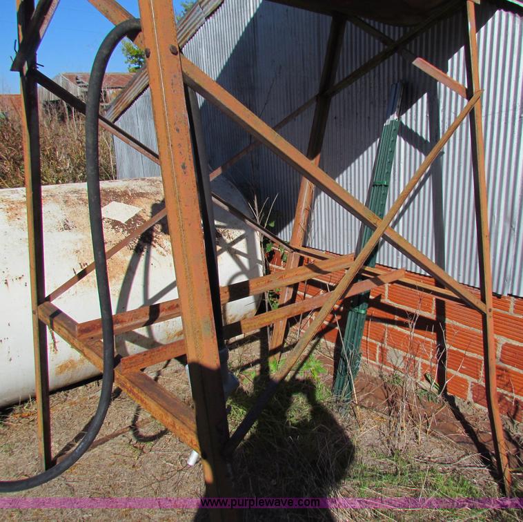 image for item G4311 300 gallon fuel tank