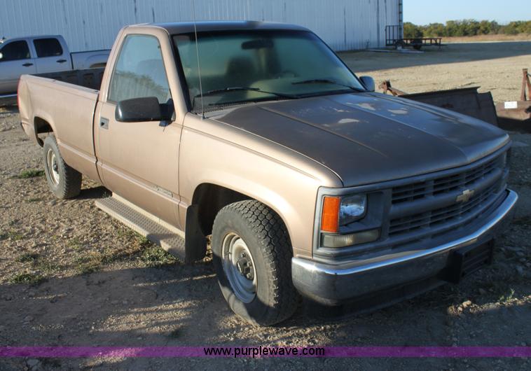 image for item G4314 1995 Chevrolet 1500 pickup truck