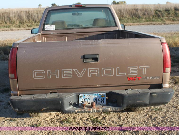 image for item G4314 1995 Chevrolet 1500 pickup truck