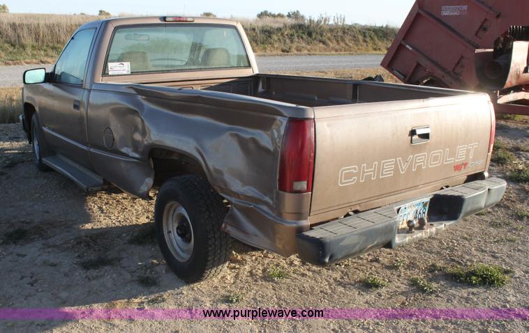 image for item G4314 1995 Chevrolet 1500 pickup truck