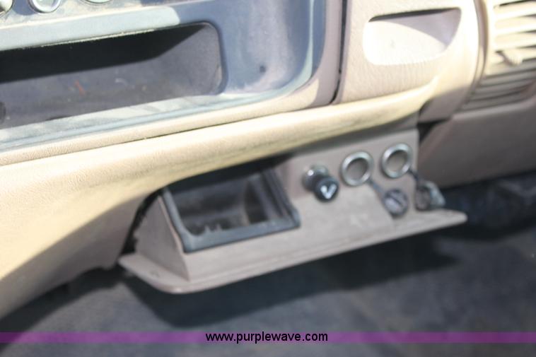 image for item G4314 1995 Chevrolet 1500 pickup truck