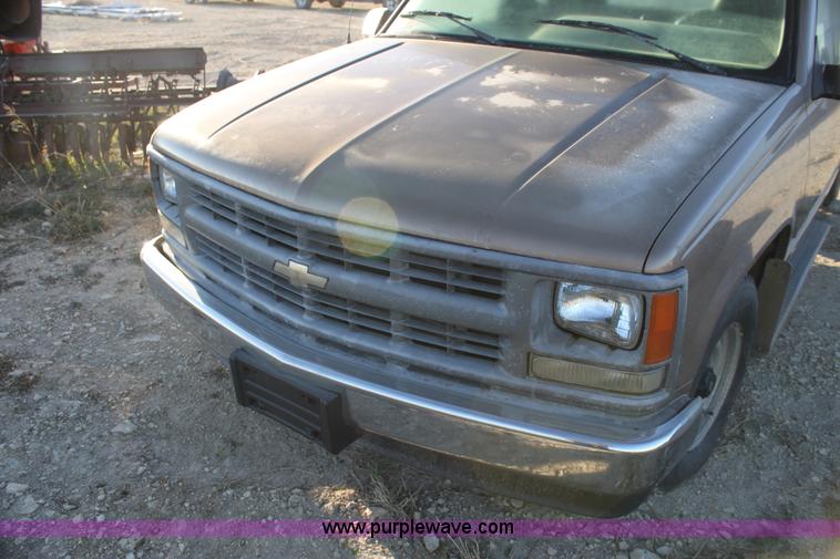 image for item G4314 1995 Chevrolet 1500 pickup truck
