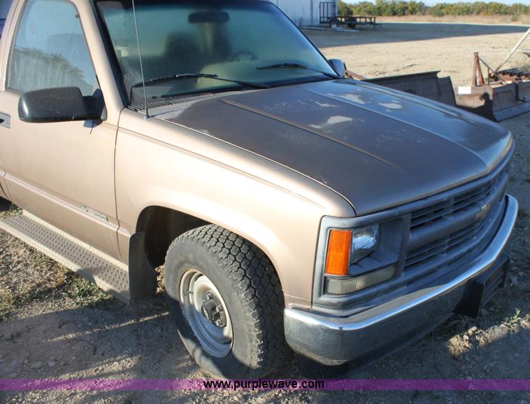 image for item G4314 1995 Chevrolet 1500 pickup truck