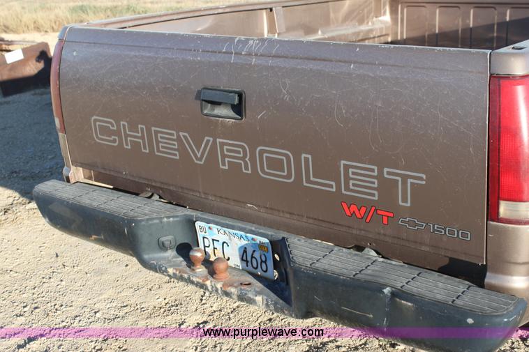 image for item G4314 1995 Chevrolet 1500 pickup truck
