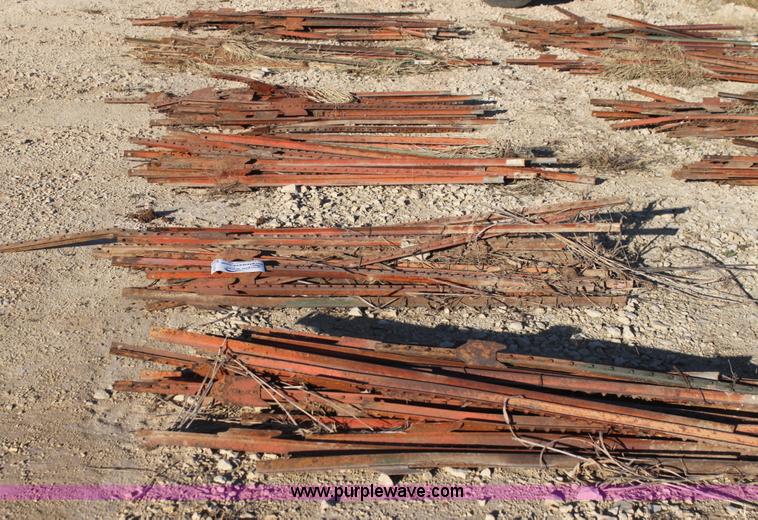 image for item G4324 Approximately 125 steel T-posts
