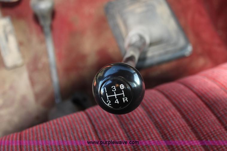 image for item G4326 1989 Ford F250 HD XLT Lariat pickup truck