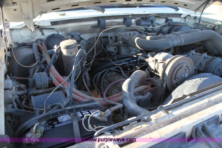 image for item G4326 1989 Ford F250 HD XLT Lariat pickup truck