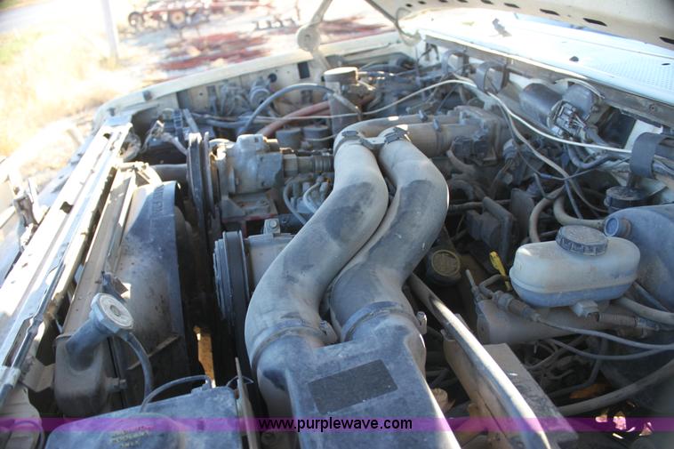 image for item G4326 1989 Ford F250 HD XLT Lariat pickup truck