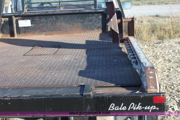 image for item G4326 1989 Ford F250 HD XLT Lariat pickup truck