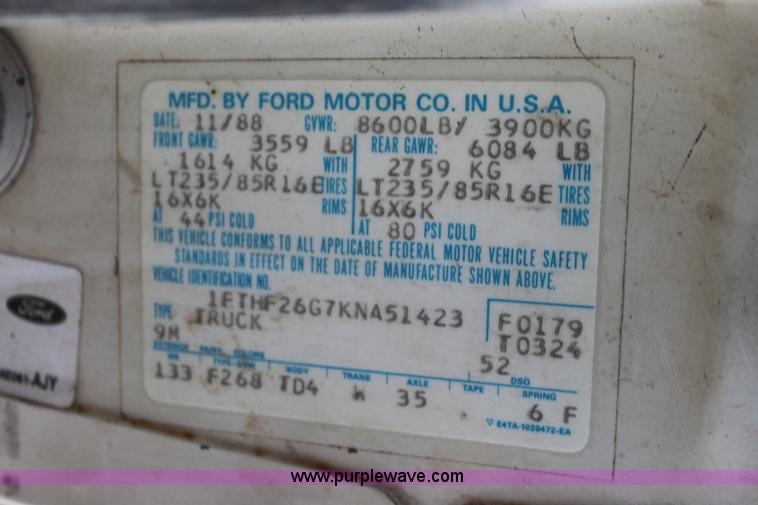 image for item G4326 1989 Ford F250 HD XLT Lariat pickup truck