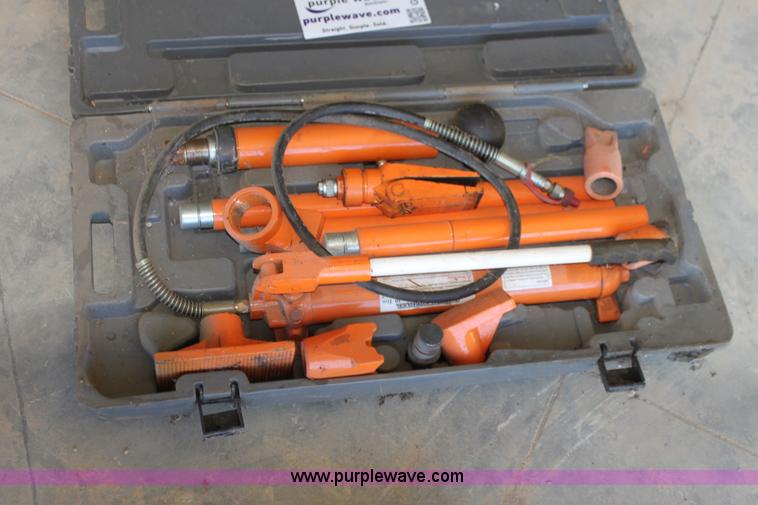 image for item G4329 Central hydraulics portable puller