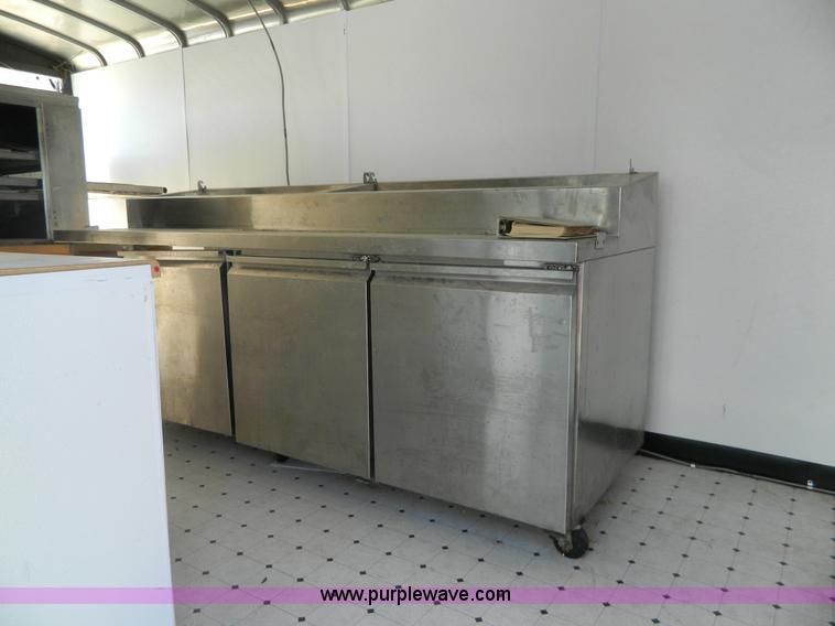 image for item G7908 2005 H&H 20' enclosed trailer