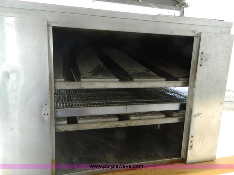 image for item G7908 2005 H&H 20' enclosed trailer