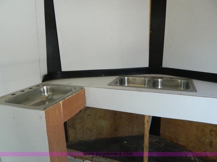 image for item G7908 2005 H&H 20' enclosed trailer