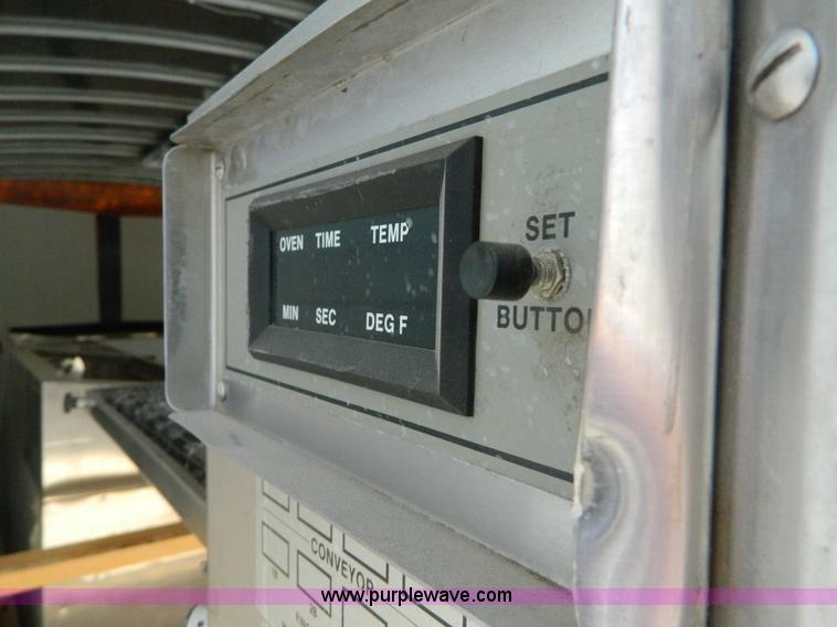 image for item G7908 2005 H&H 20' enclosed trailer