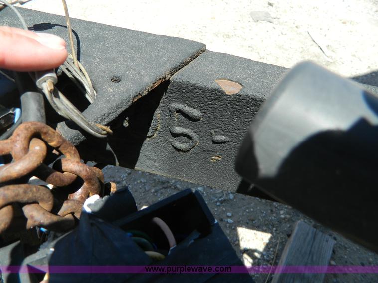 image for item G7908 2005 H&H 20' enclosed trailer