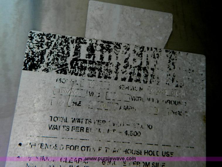 image for item G7908 2005 H&H 20' enclosed trailer