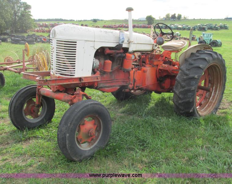 image for item G9405 Case 401 tractor